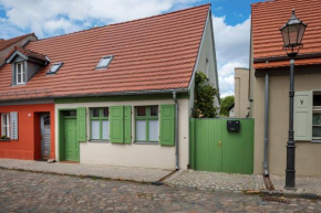 Atelierhaus auf der Insel Werder mit Garten, W-Lan und Netflix, Gallin